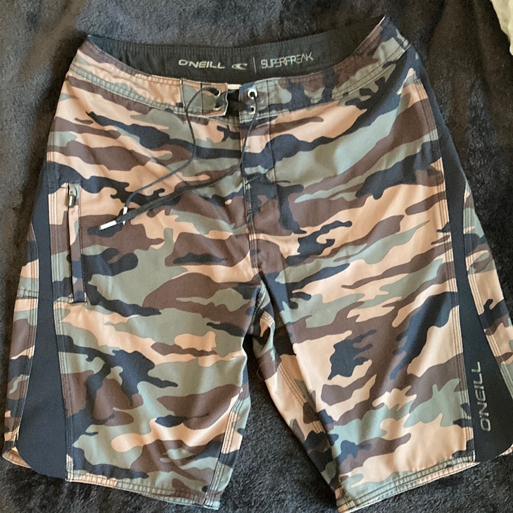 O’Neill 19” Superfreak Camo Hybrid Boardshorts
